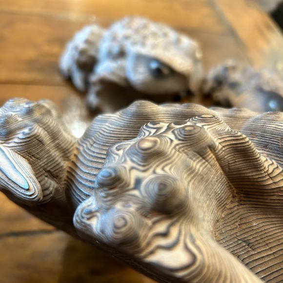 3 cryptomeria Japanese frog carvings - Picture 2 of 10